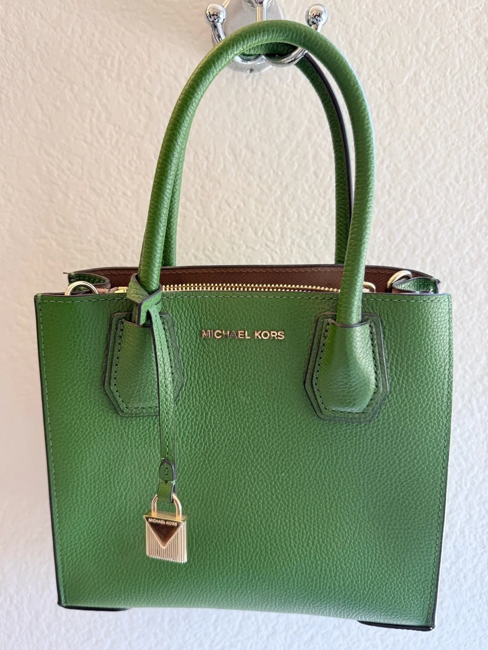 Michael Kors Mercer Medium Pebbled Leather Green Crossbody Hand Bag Purse